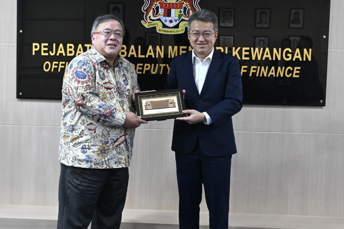 Sesi Kunjungan Hormat Oleh CEO ADBI